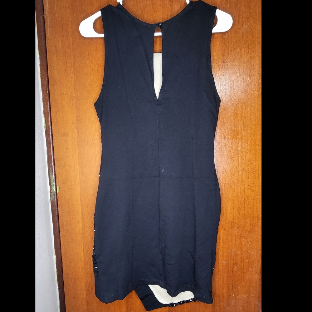 Dress - Picture 2 of 8